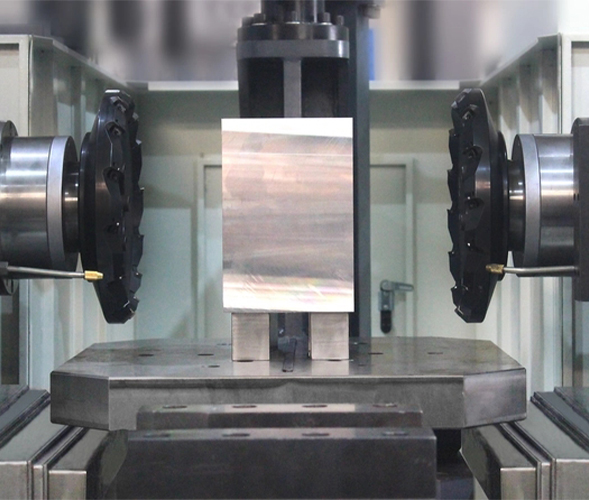 Der Unterschied zwischen der CNC-Fräsmaschine und der CNC-Drehmaschine